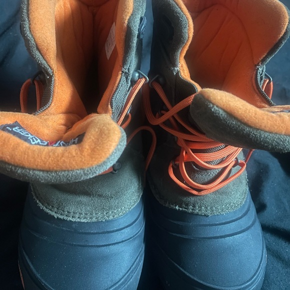 The North Face hiking boots. Heatseeker insulation and waterproof. size 7 US. - Picture 2 of 7